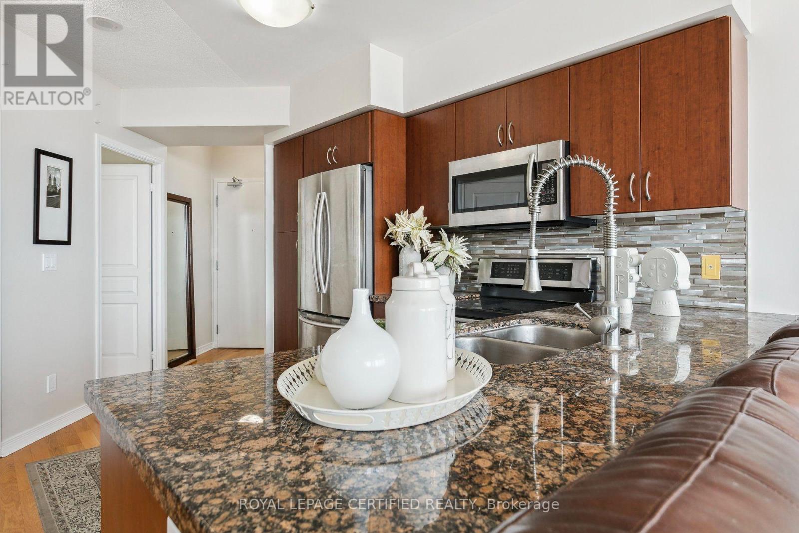1208 - 2240 Lakeshore W Boulevard, Toronto (Mimico), Ontario  M8V 0B1 - Photo 8 - W13802174