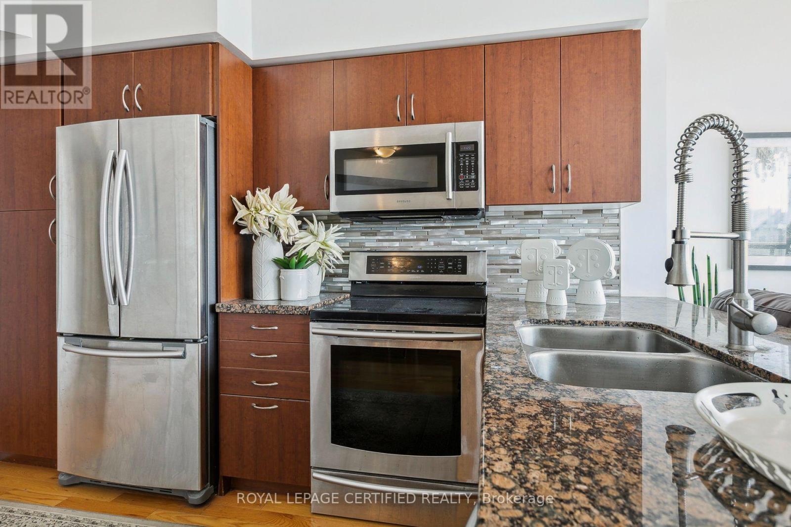 1208 - 2240 Lakeshore W Boulevard, Toronto (Mimico), Ontario  M8V 0B1 - Photo 9 - W13802174