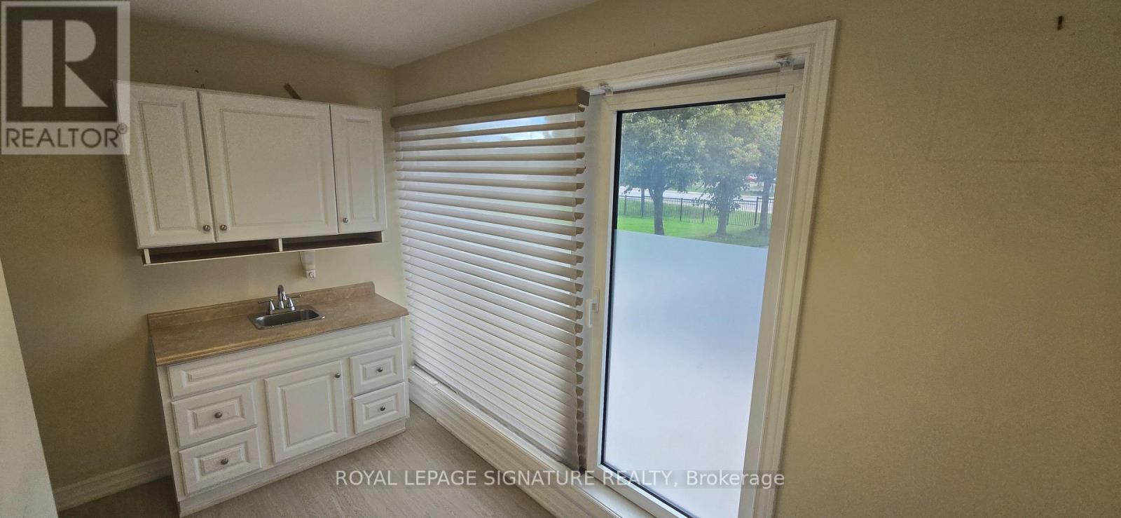 5085 Mclaughlin Road, Mississauga, Ontario  L5R 1B6 - Photo 2 - W13802194