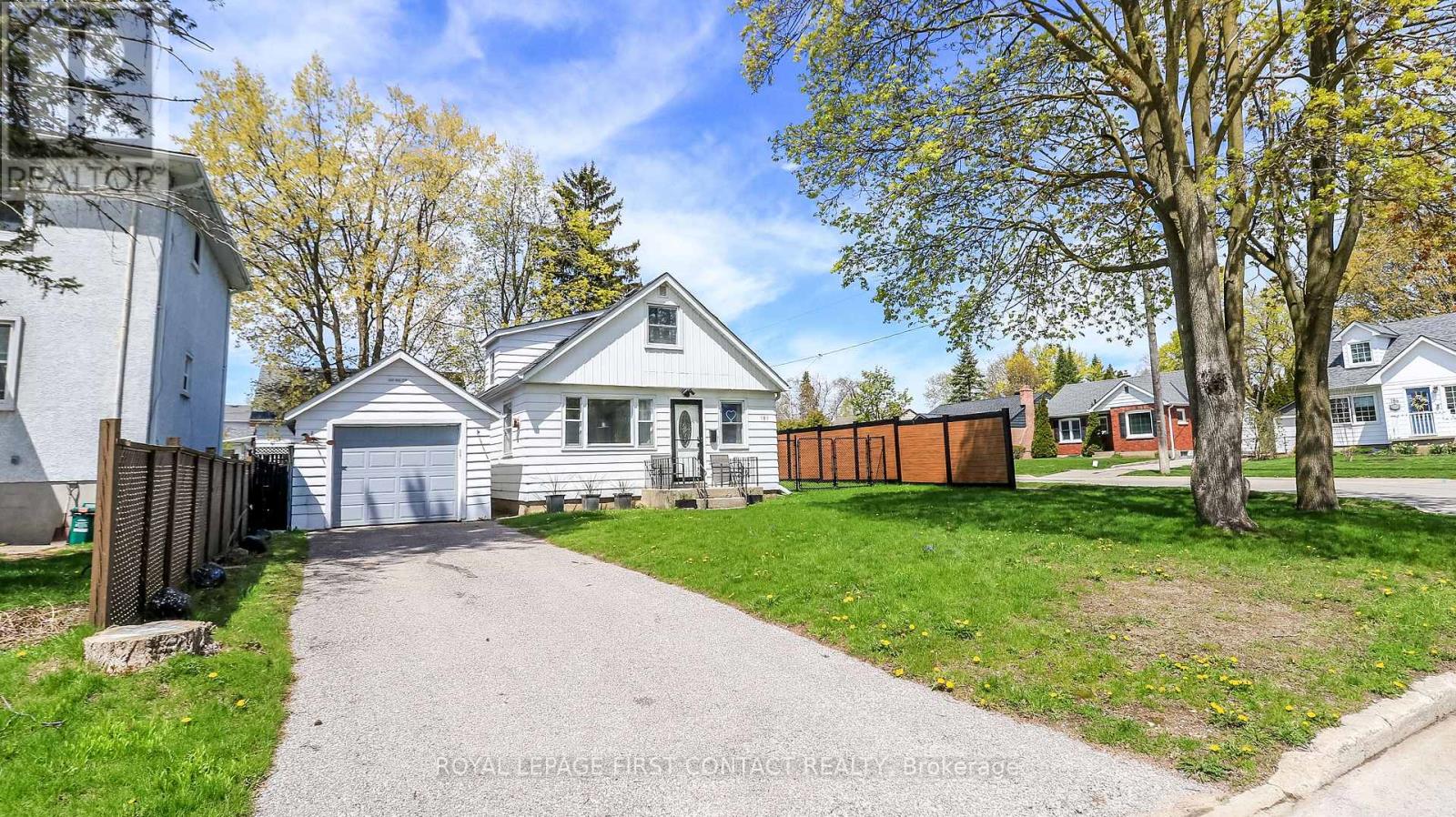 181 Napier Street, Barrie, Ontario  L4M 1W9 - Photo 3 - S13802164