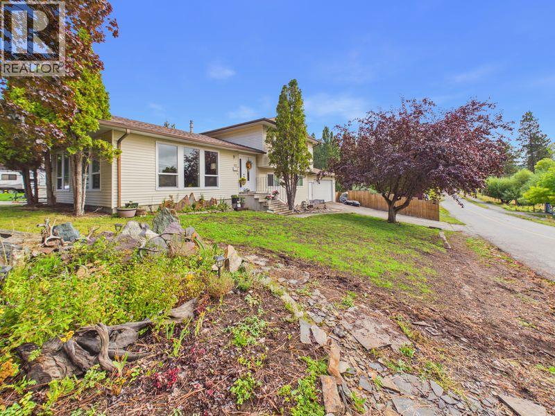 820 31st Avenue S, Cranbrook, British Columbia V1C 5J9 - Photo 1 - 10400813