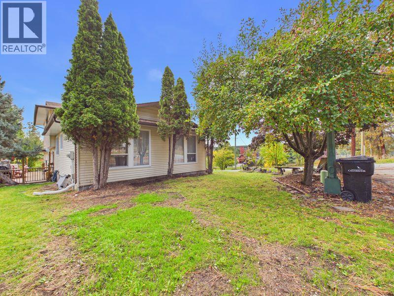 820 31st Avenue S, Cranbrook, British Columbia V1C 5J9 - Photo 3 - 10400813