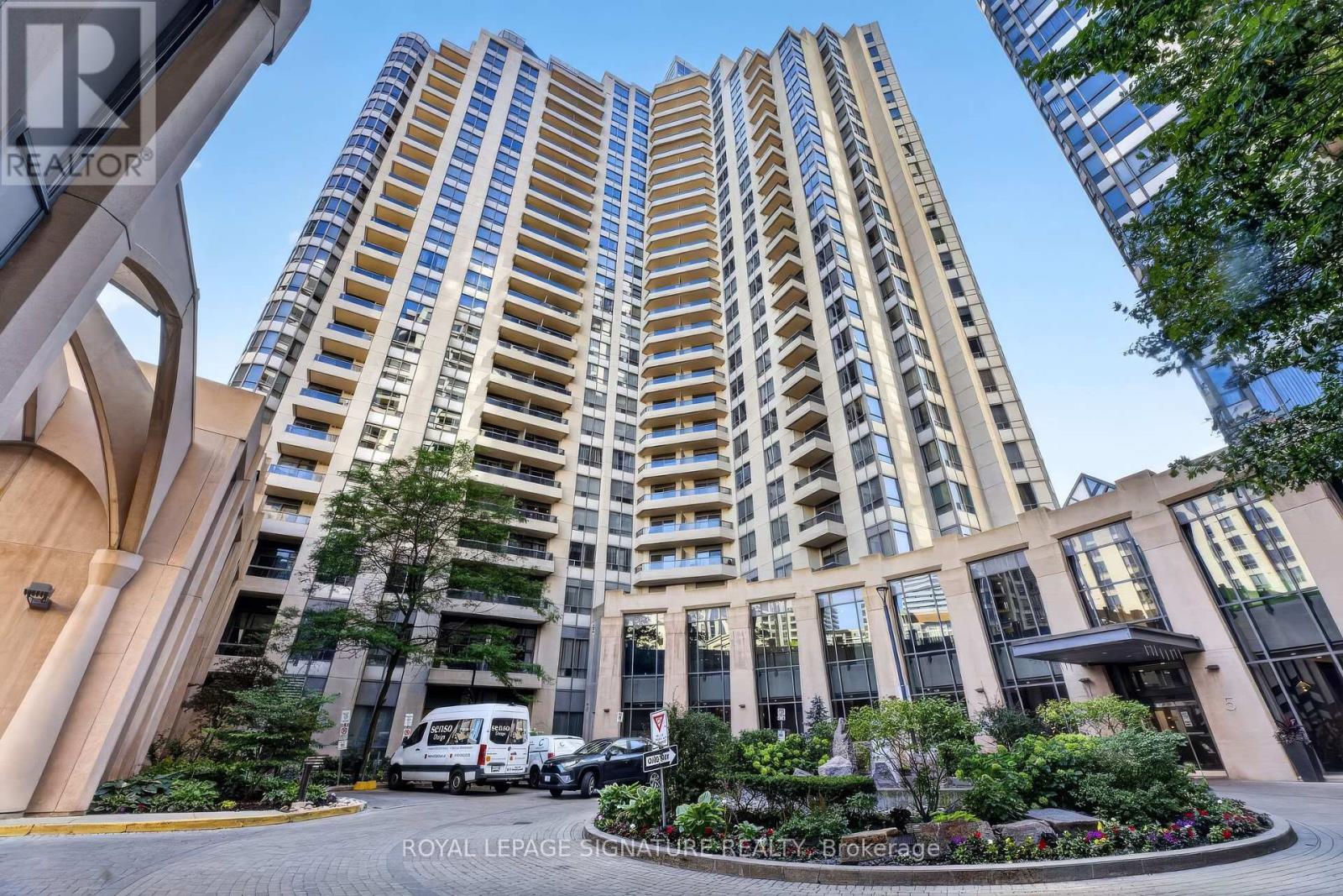 2122 - 15 Northtown Way, Toronto, Ontario  M2N 7A2 - Photo 2 - C13802182