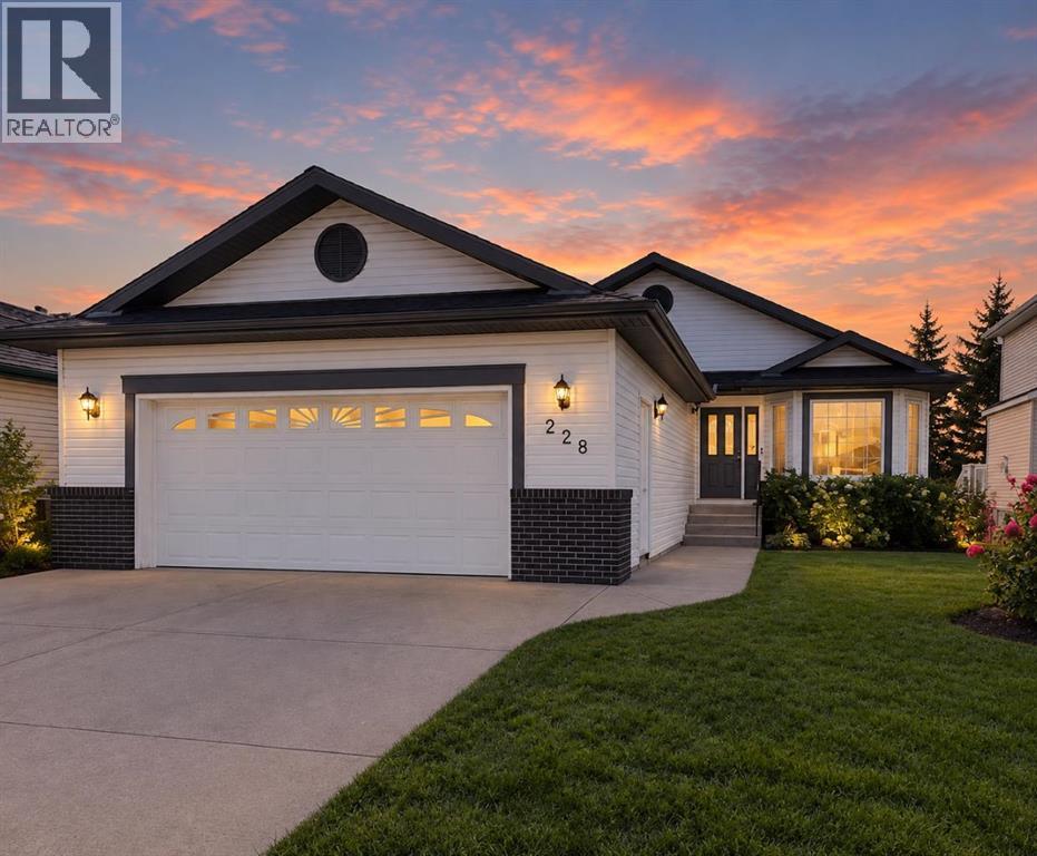 228 Woodside Crescent NW, Airdrie, Alberta