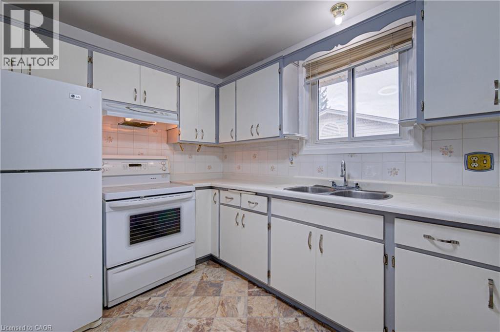 602 Highpoint Avenue, Waterloo, Ontario  N2L 4N1 - Photo 10 - 40864527