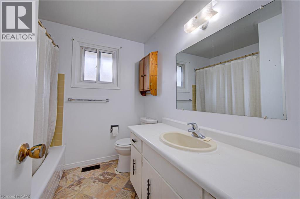 602 Highpoint Avenue, Waterloo, Ontario  N2L 4N1 - Photo 12 - 40864527