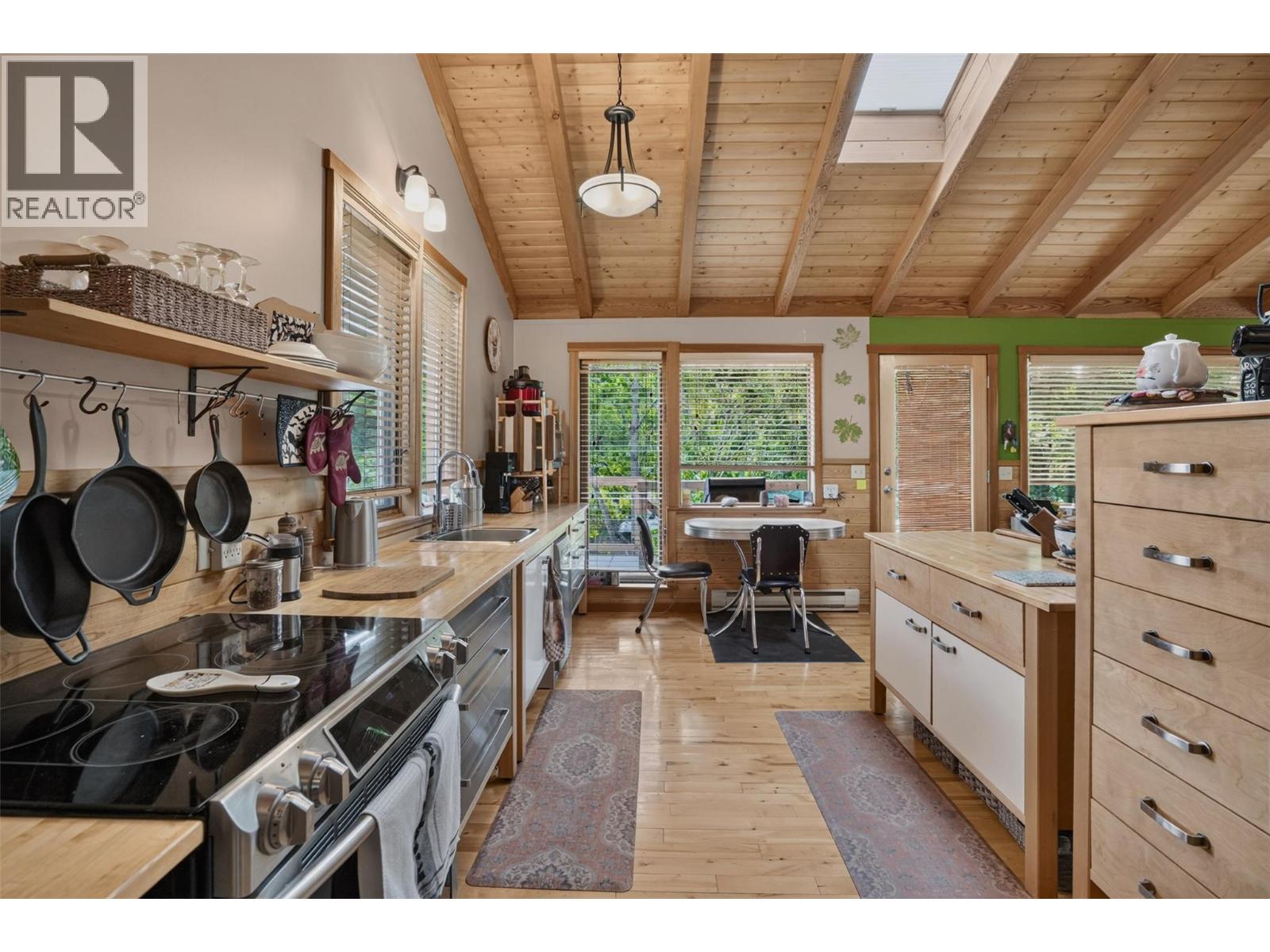 202 B Avenue, Kaslo, British Columbia V0G 1M0 - Photo 12 - 10393002
