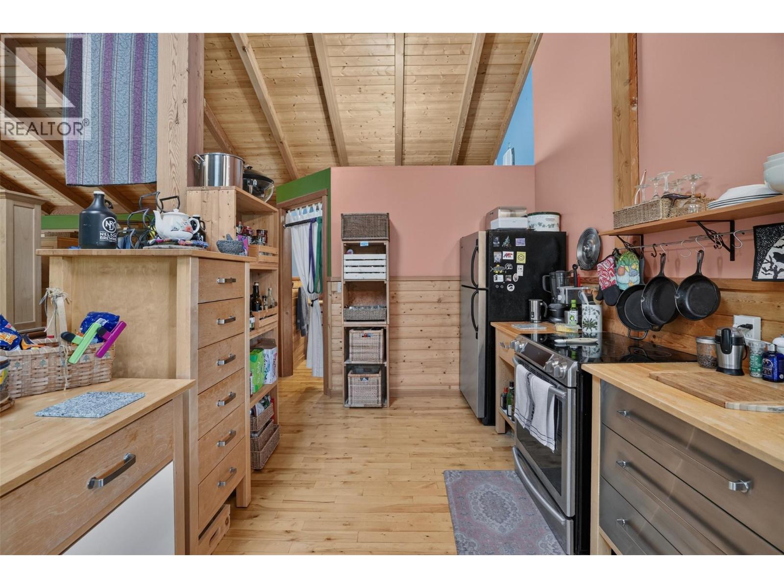 202 B Avenue, Kaslo, British Columbia V0G 1M0 - Photo 9 - 10393002