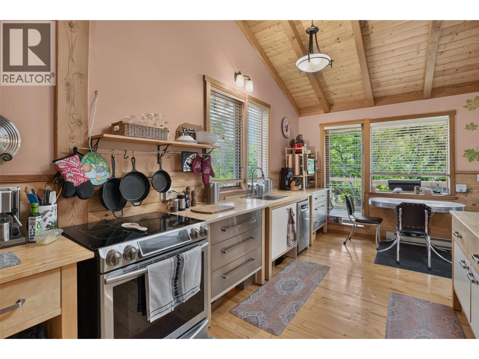 202 B Avenue, Kaslo, British Columbia V0G 1M0 - Photo 11 - 10393002