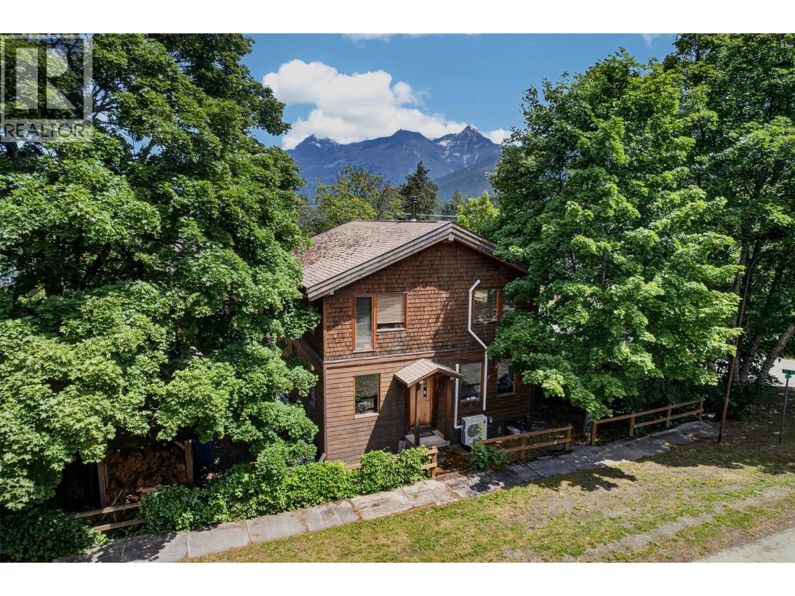 202 B Avenue, Kaslo, British Columbia V0G 1M0 - Photo 2 - 10393002
