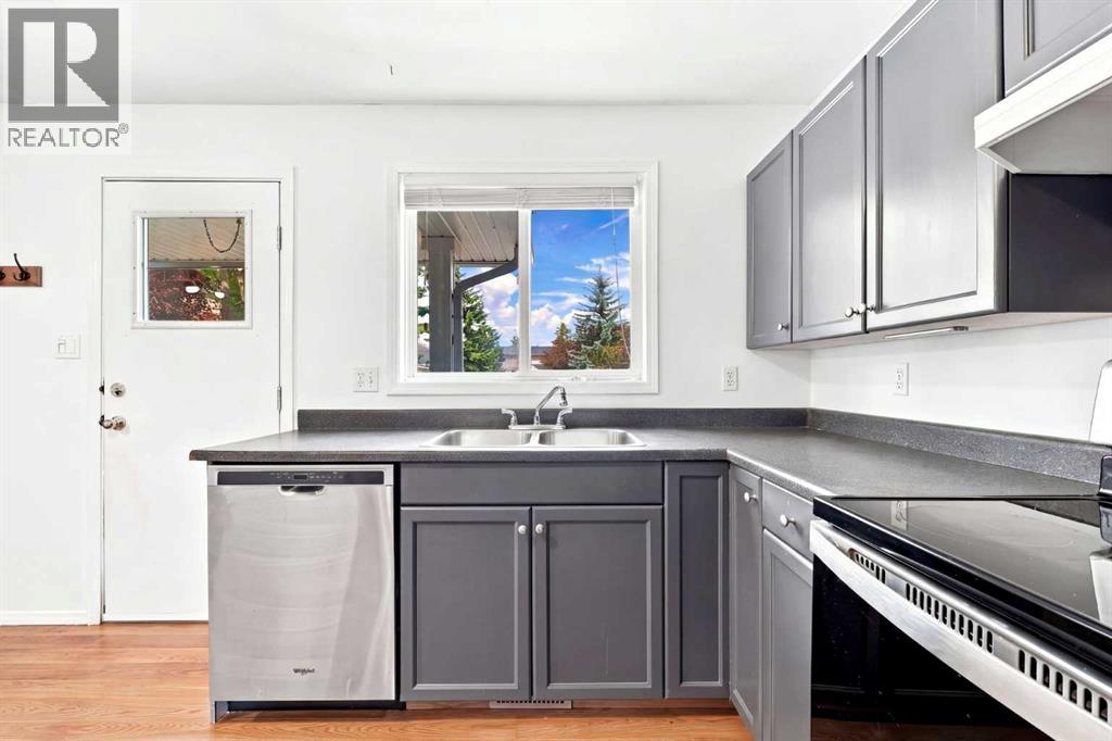542 Regal Park Ne, Calgary, Alberta T2E 0S6 - Photo 10 - A2342433