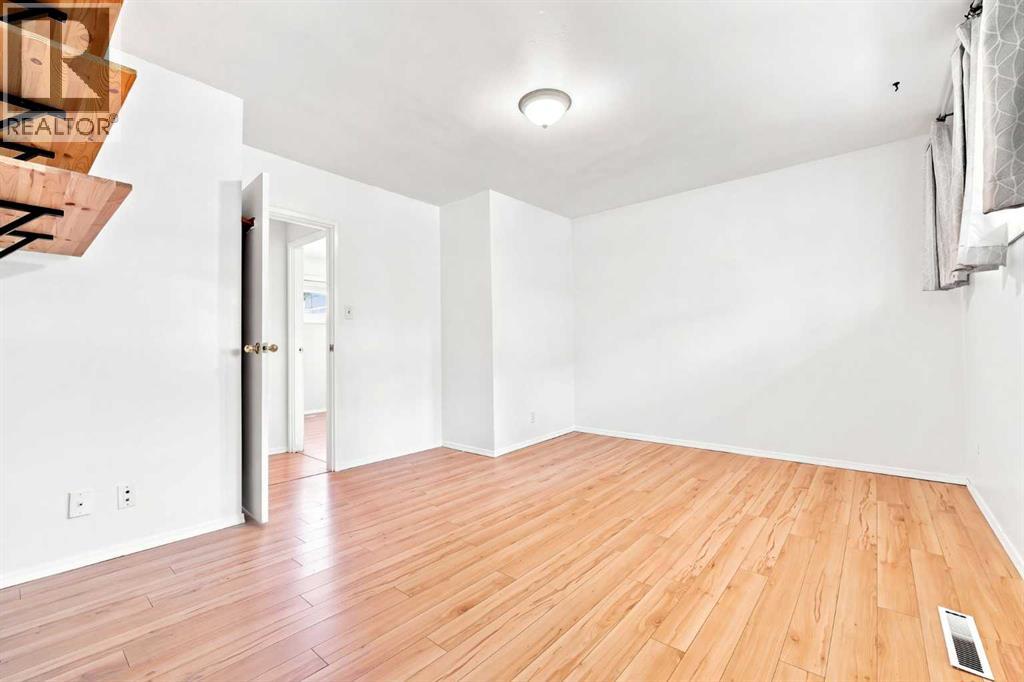 542 Regal Park Ne, Calgary, Alberta T2E 0S6 - Photo 15 - A2342433