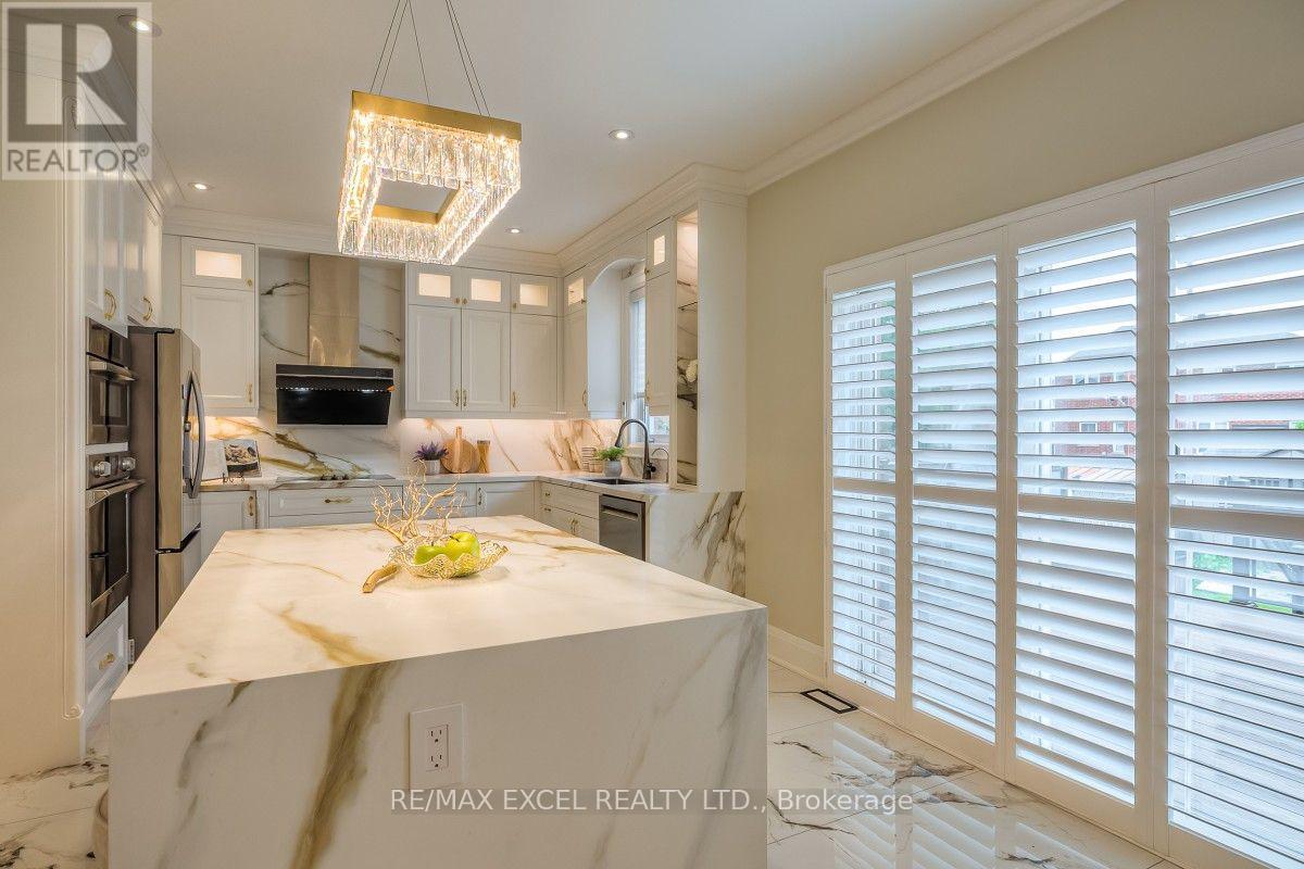 32 Grapevine Circle, Toronto, Ontario  M1X 1X5 - Photo 13 - E13798566