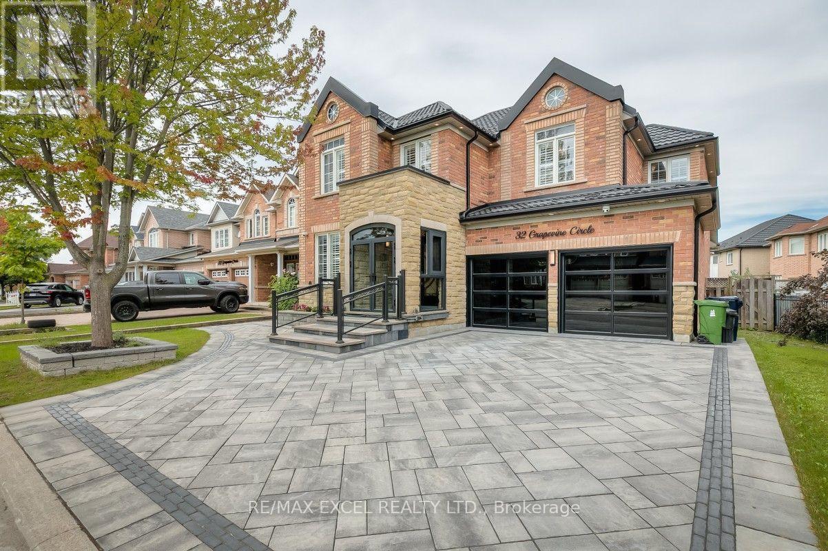 32 GRAPEVINE CIRCLE, Toronto, Ontario