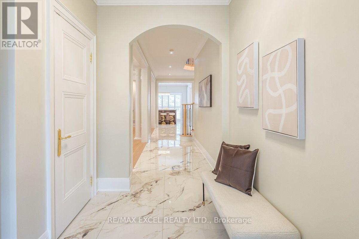32 Grapevine Circle, Toronto, Ontario  M1X 1X5 - Photo 3 - E13798566