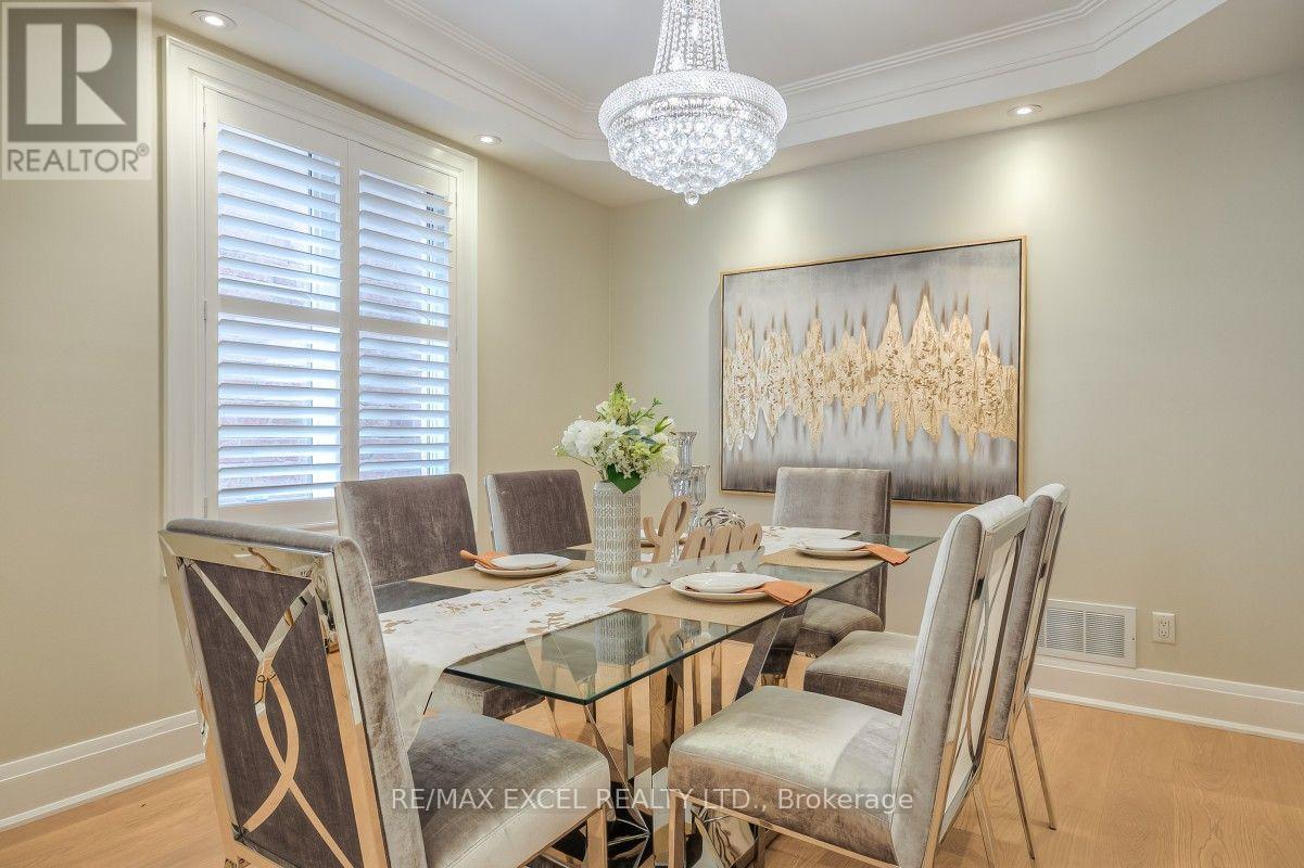 32 Grapevine Circle, Toronto, Ontario  M1X 1X5 - Photo 8 - E13798566