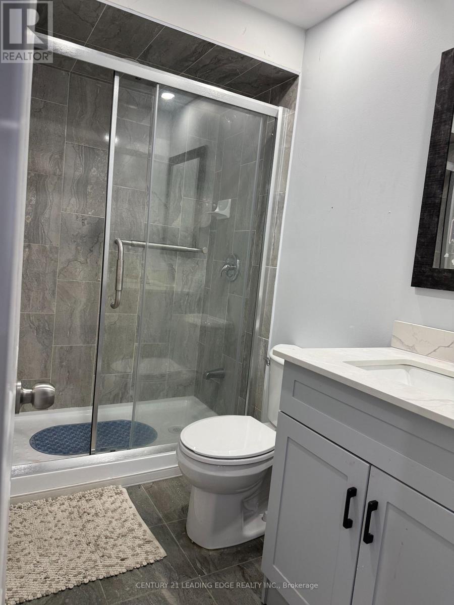 123 Kirkland Place, Whitby, Ontario  L1P 1W8 - Photo 11 - E13086904