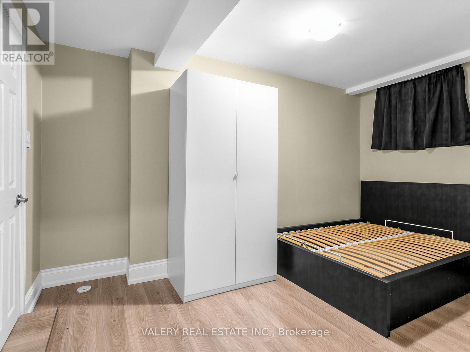 Lower - 133 Meadowvale Drive, Toronto, Ontario  M8Z 3K2 - Photo 8 - W13518842