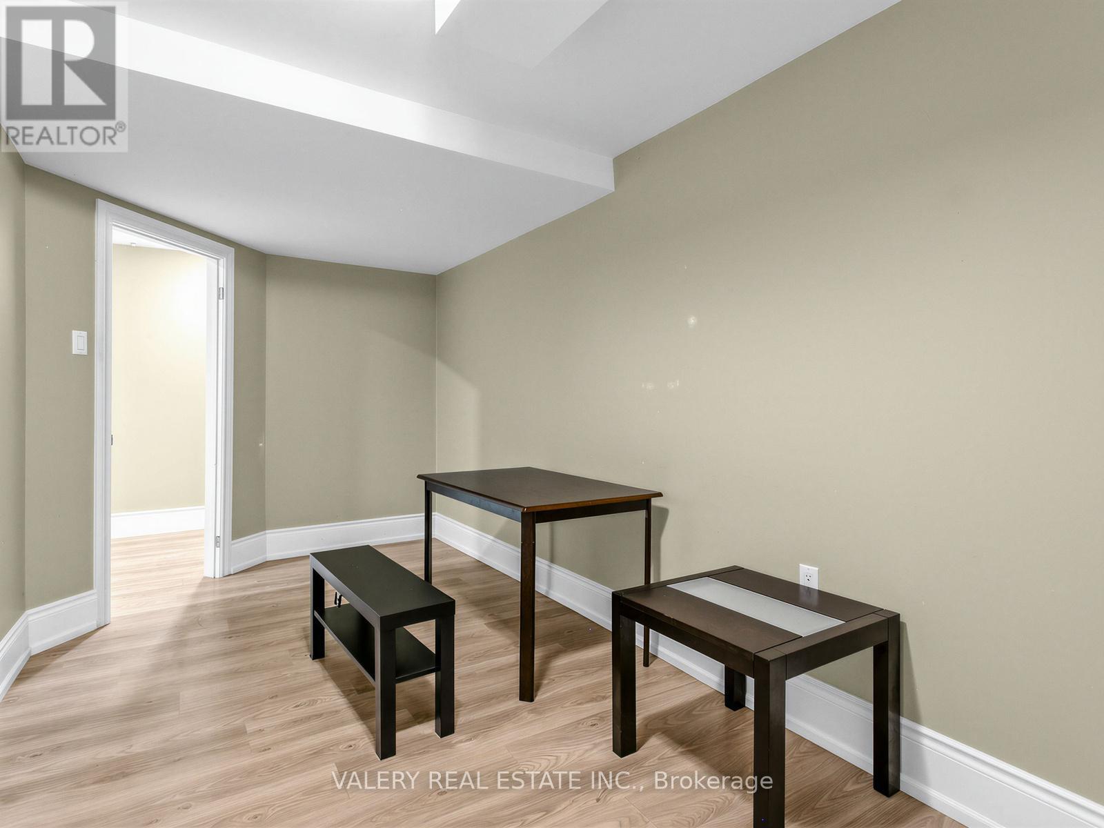 Lower - 133 Meadowvale Drive, Toronto, Ontario  M8Z 3K2 - Photo 7 - W13518842