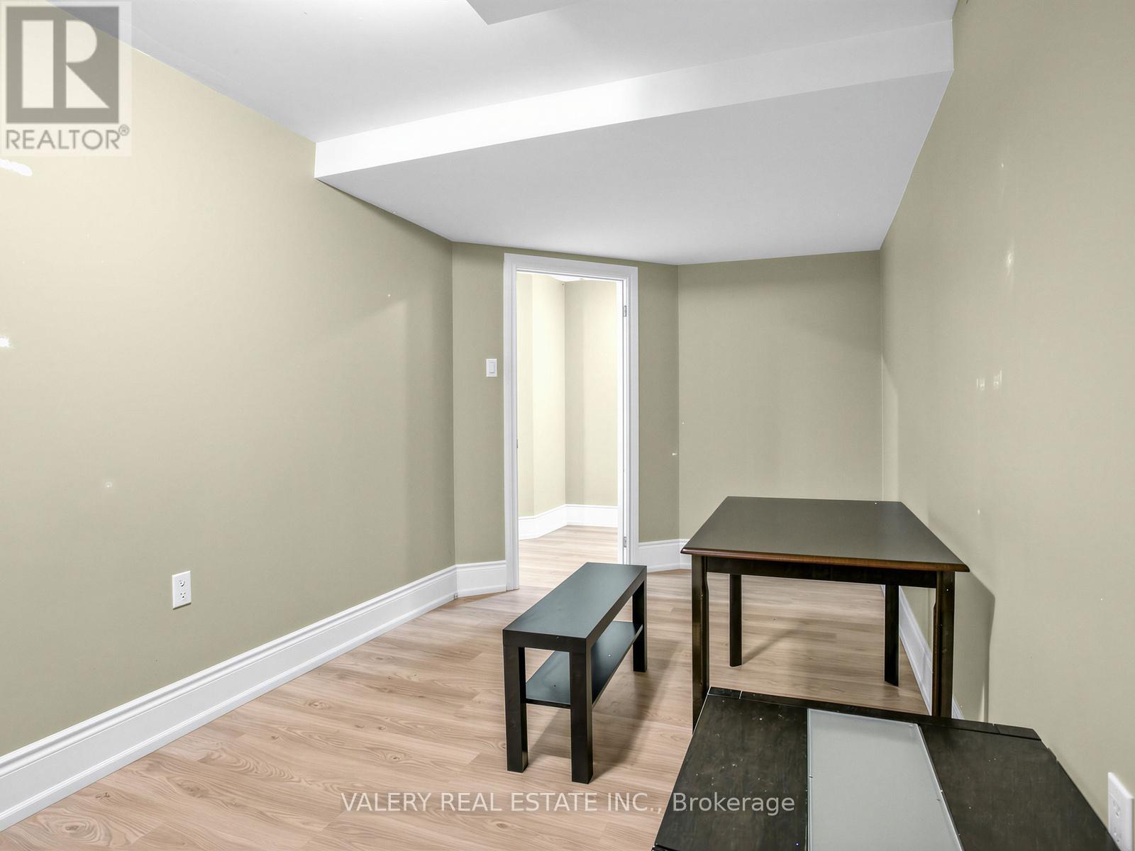 Lower - 133 Meadowvale Drive, Toronto, Ontario  M8Z 3K2 - Photo 5 - W13518842