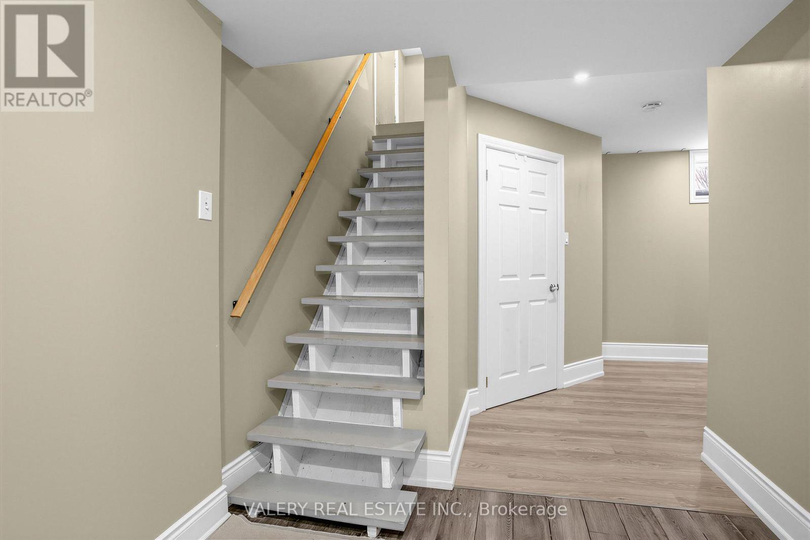 Lower - 133 Meadowvale Drive, Toronto, Ontario  M8Z 3K2 - Photo 18 - W13518842
