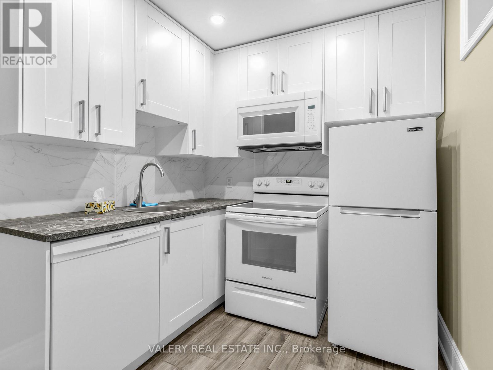 Lower - 133 Meadowvale Drive, Toronto, Ontario  M8Z 3K2 - Photo 2 - W13518842