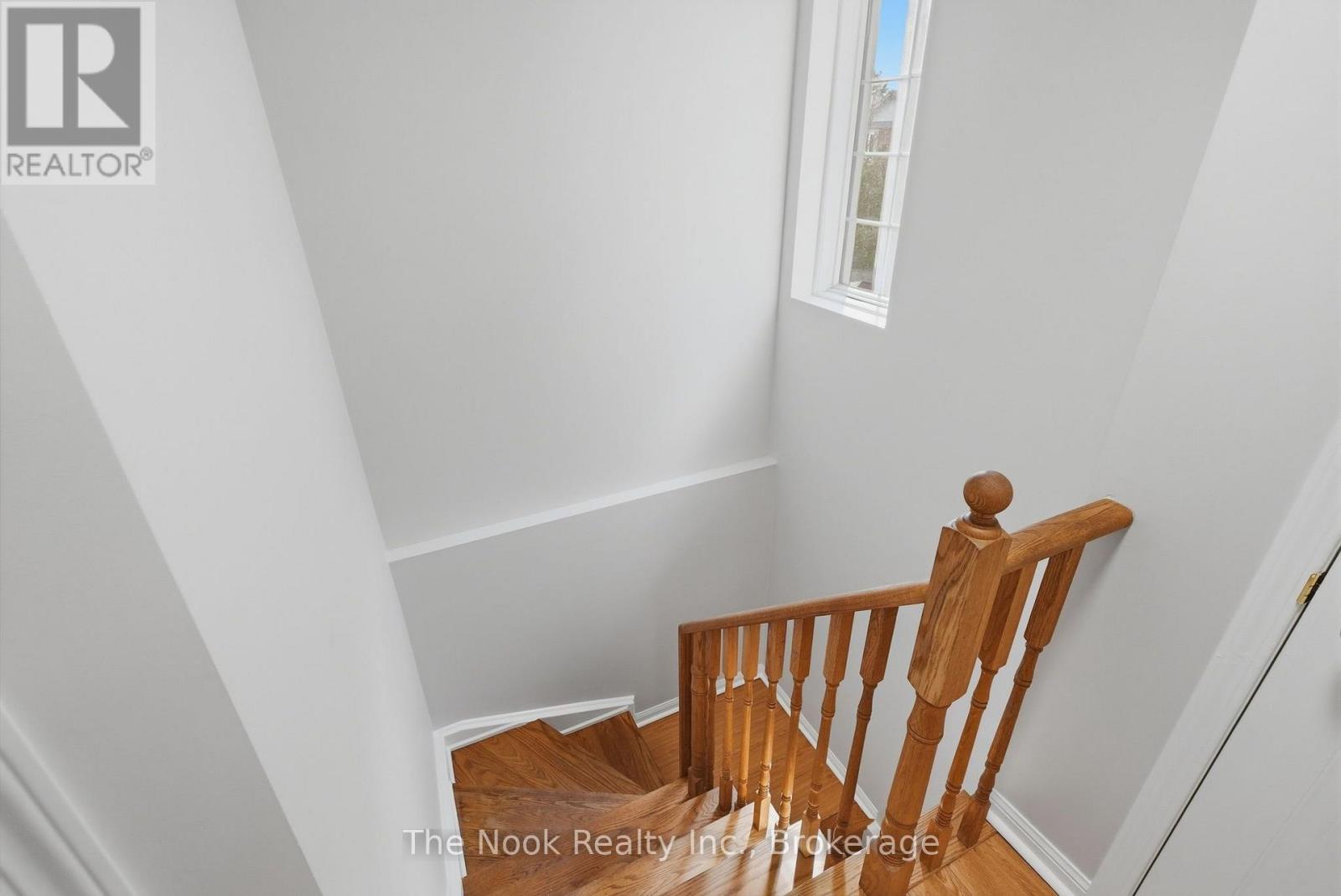 33 Aspen Park Way, Whitby, Ontario  L1N 9M6 - Photo 21 - E13802504