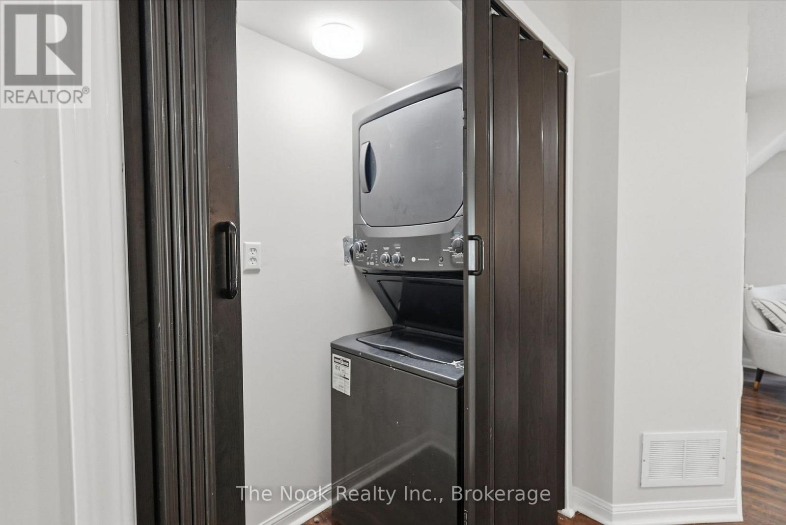 33 Aspen Park Way, Whitby, Ontario  L1N 9M6 - Photo 39 - E13802504