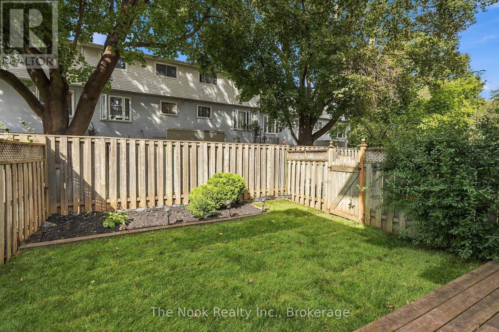 33 Aspen Park Way, Whitby, Ontario  L1N 9M6 - Photo 41 - E13802504