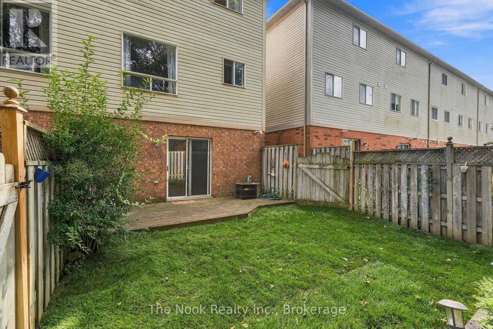 33 Aspen Park Way, Whitby, Ontario  L1N 9M6 - Photo 43 - E13802504