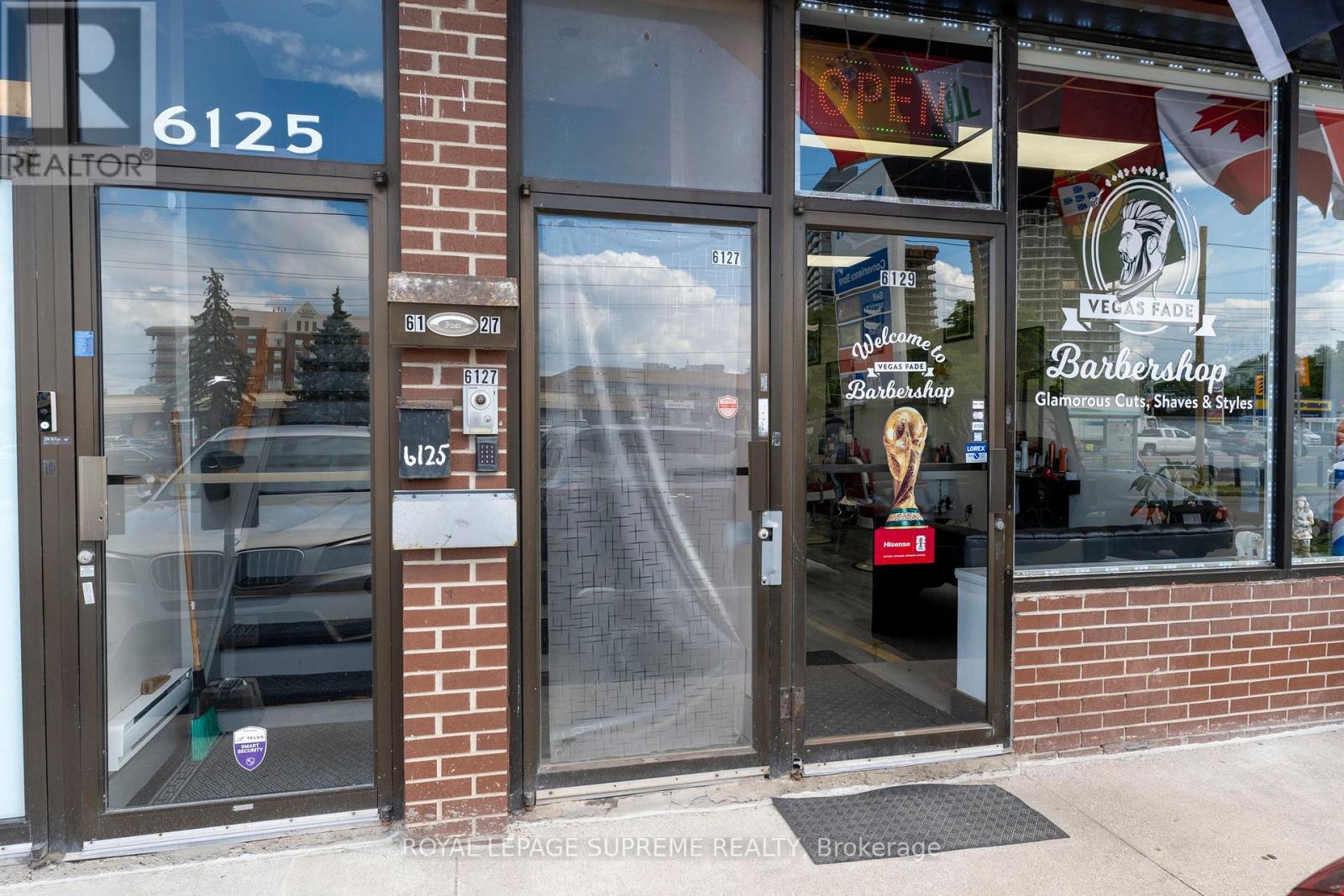 6127 Steeles Avenue W, Toronto (Humber Summit), Ontario  M9L 2V1 - Photo 3 - W13798590