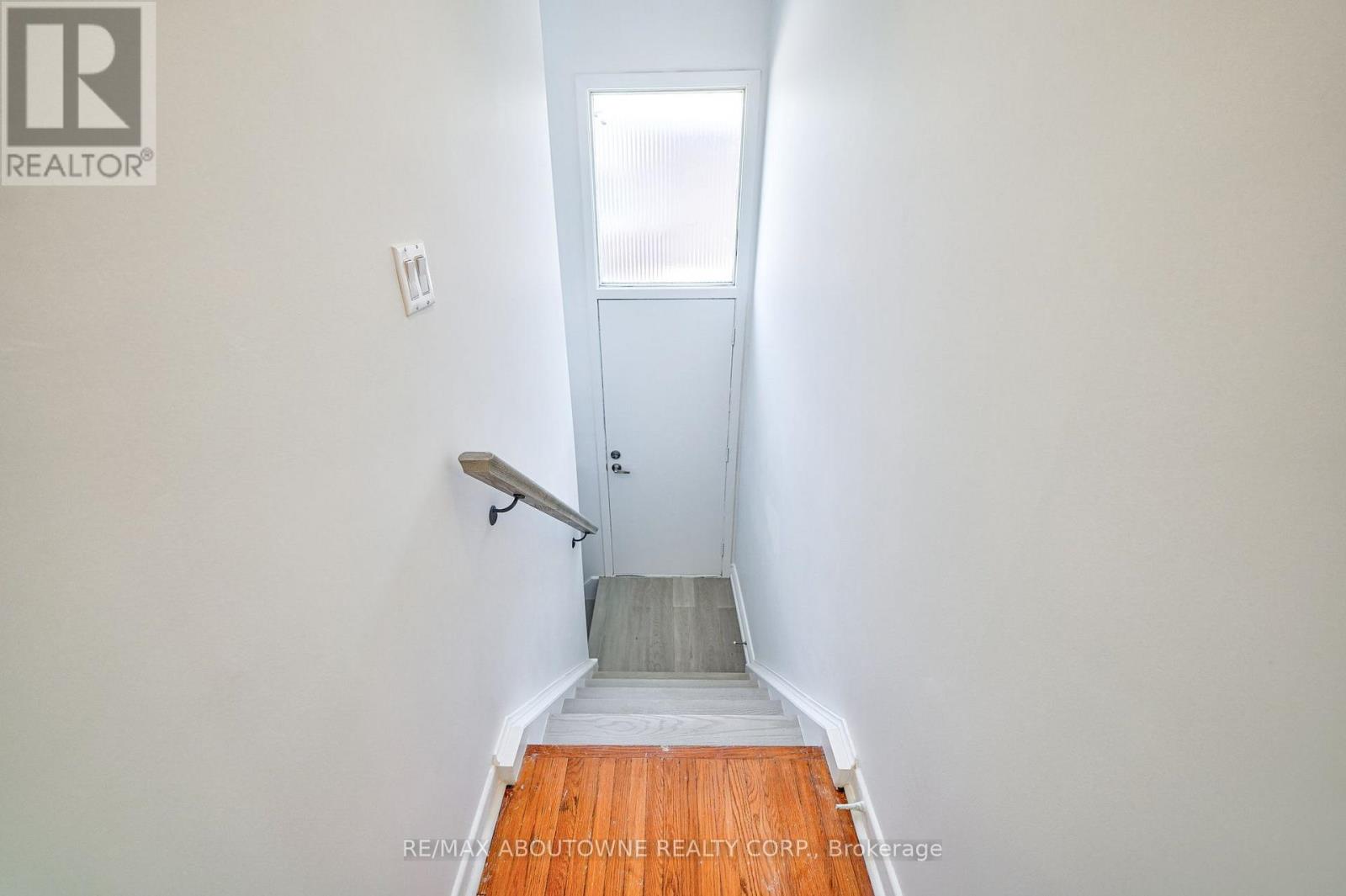 Upper - 4395 Longmoor Drive, Burlington (Shoreacres), Ontario  L7L 1X8 - Photo 20 - W13798628