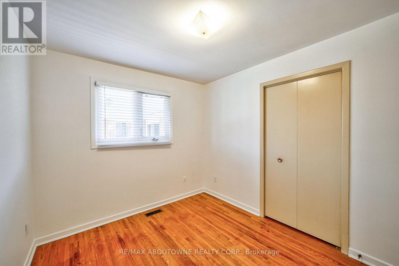 Upper - 4395 Longmoor Drive, Burlington (Shoreacres), Ontario  L7L 1X8 - Photo 22 - W13798628