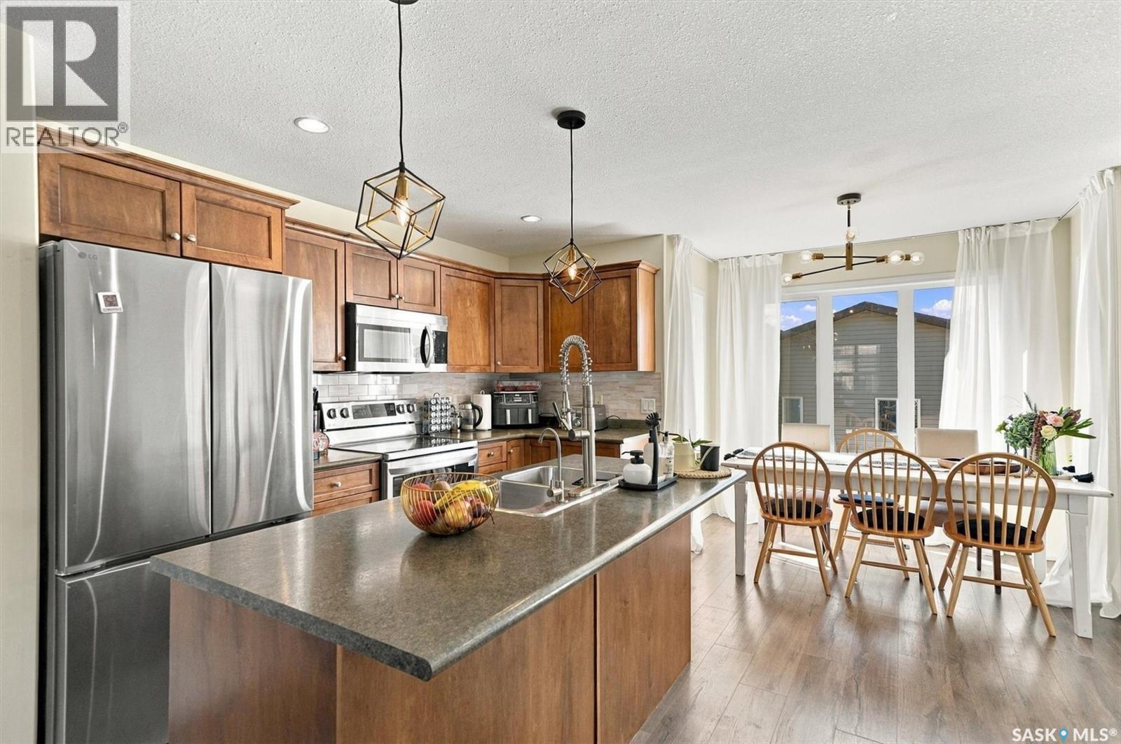 215 Coad Manor, Saskatoon, Saskatchewan  S7R 0A7 - Photo 7 - SK048656
