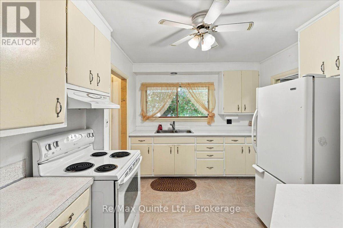 1b Rogers Street, Prince Edward County, Ontario  K0K 2T0 - Photo 5 - X13802414