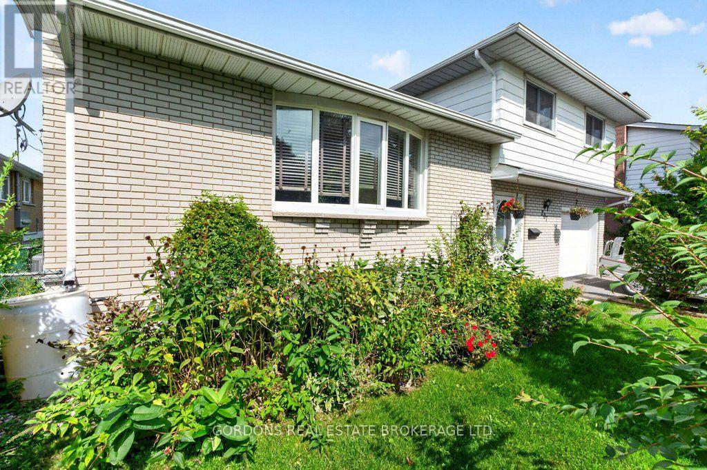 207 Robert Wallace Drive, Kingston, Ontario  K7M 1Y3 - Photo 3 - X13802590