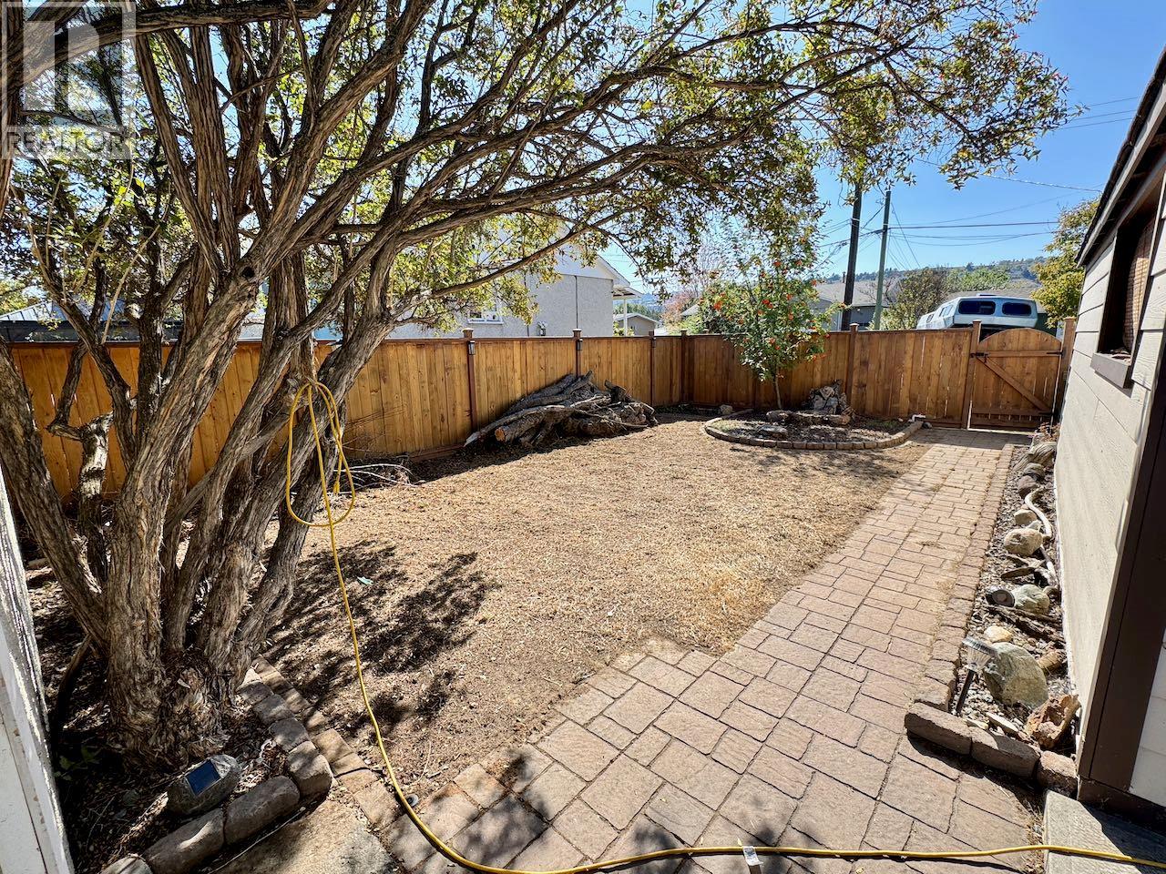 223 Larch Avenue photo 28