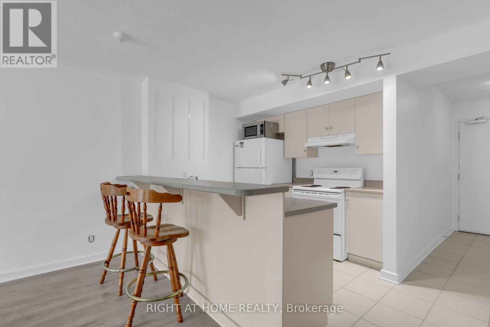 708 - 138 Somerset Street W, Ottawa, Ontario  K2P 0A3 - Photo 8 - X13802526