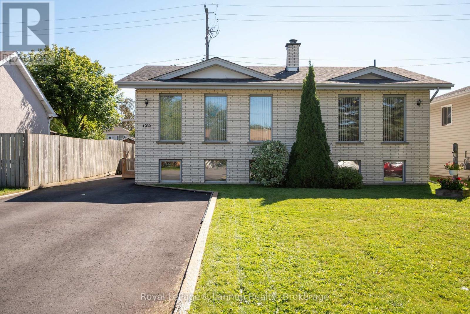 123 Parsons Avenue, Thunder Bay, Ontario  P7A 7B3 - Photo 2 - X13802410