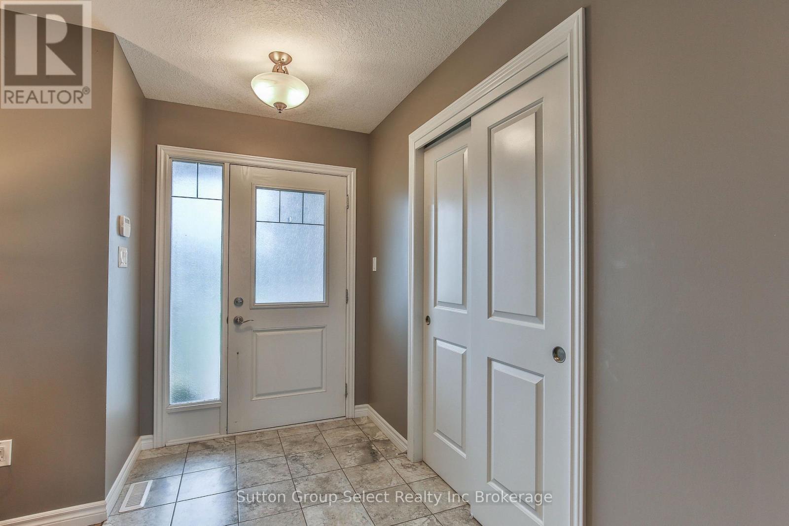 86 Walker Road, Ingersoll, Ontario  N5C 0A6 - Photo 3 - X13802328