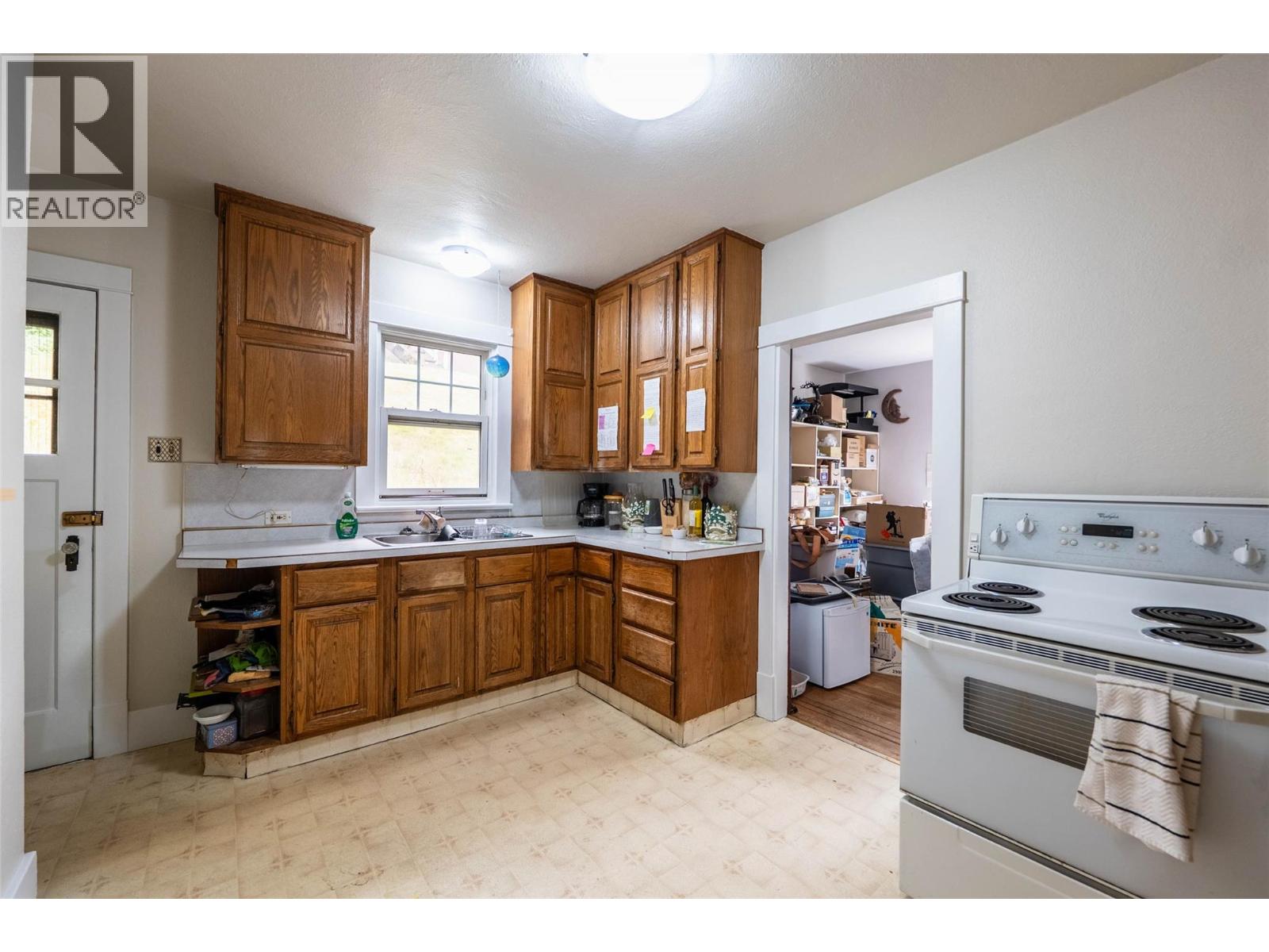 220-222 Vernon Street, Nelson, British Columbia  V1L 4E2 - Photo 3 - 10400573