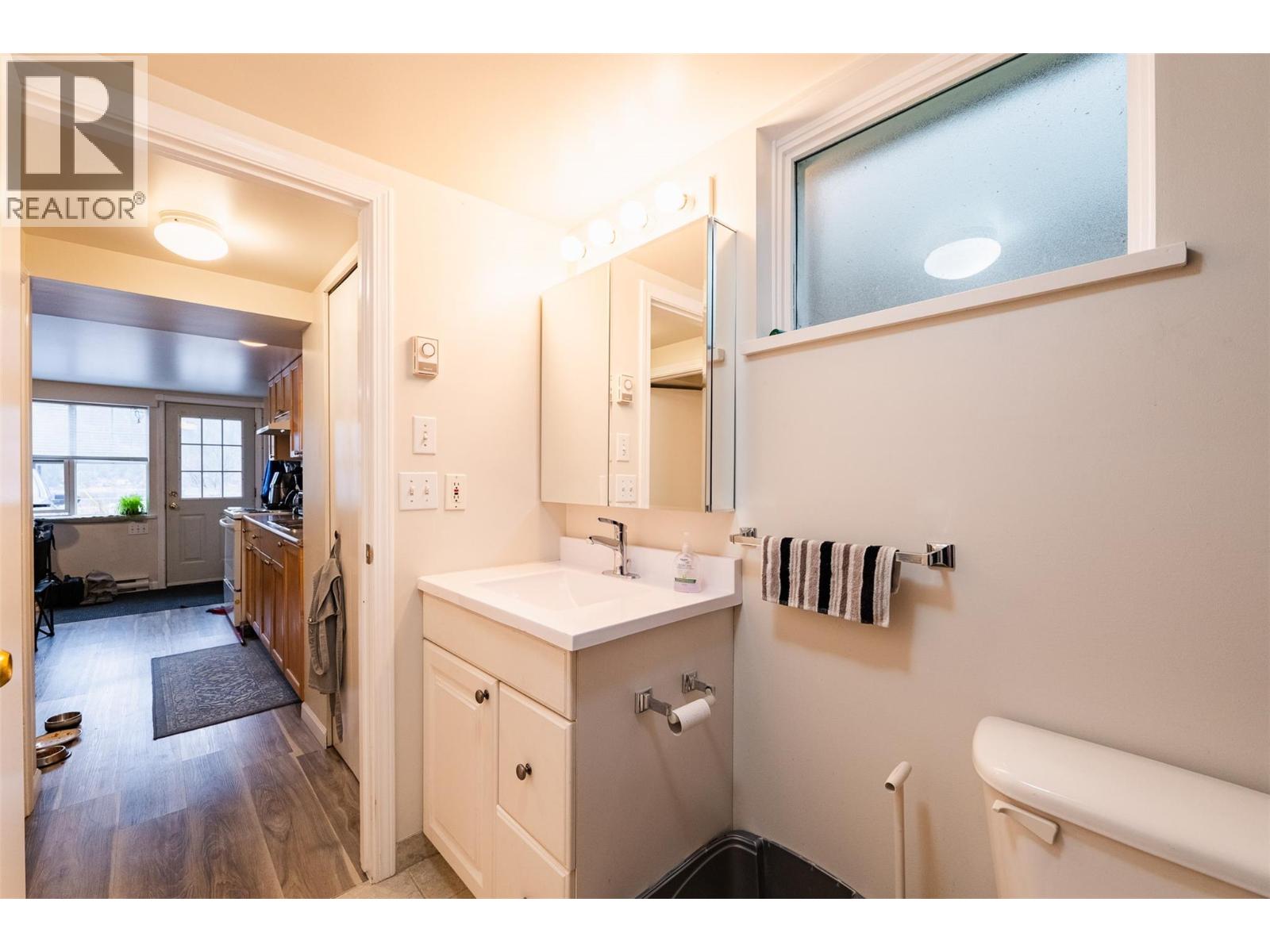 220-222 Vernon Street, Nelson, British Columbia  V1L 4E2 - Photo 33 - 10400573