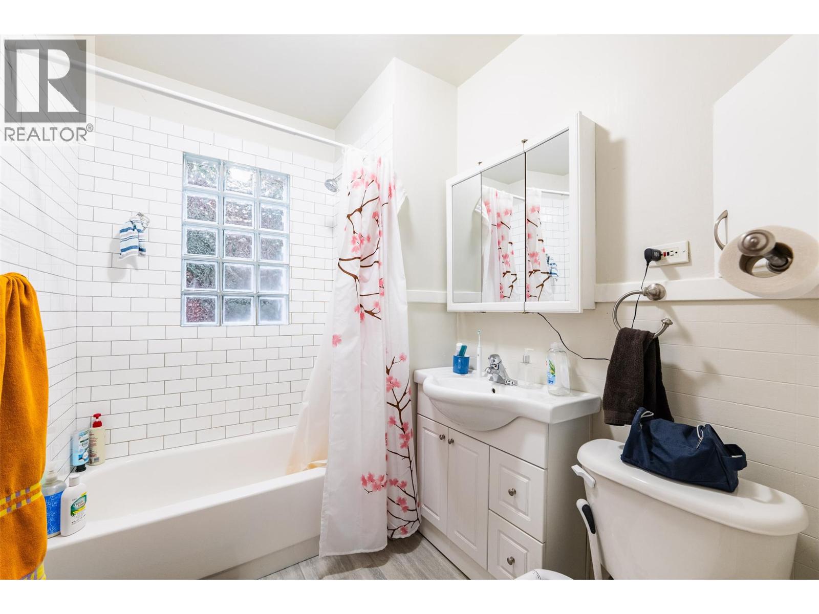220-222 Vernon Street, Nelson, British Columbia  V1L 4E2 - Photo 46 - 10400573
