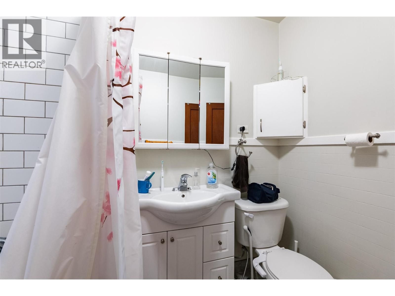 220-222 Vernon Street, Nelson, British Columbia  V1L 4E2 - Photo 47 - 10400573