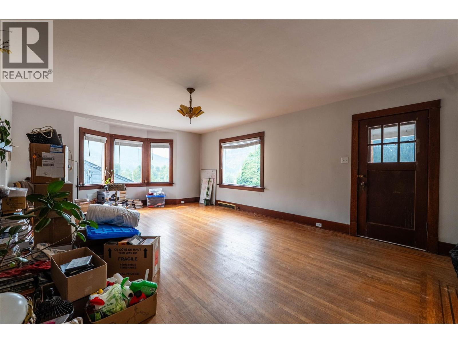 220-222 Vernon Street, Nelson, British Columbia  V1L 4E2 - Photo 6 - 10400573