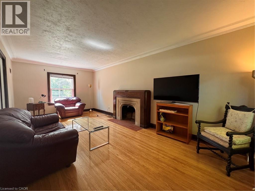 225 Bridgeport Road E, Waterloo, Ontario  N2J 2K7 - Photo 2 - 40864644