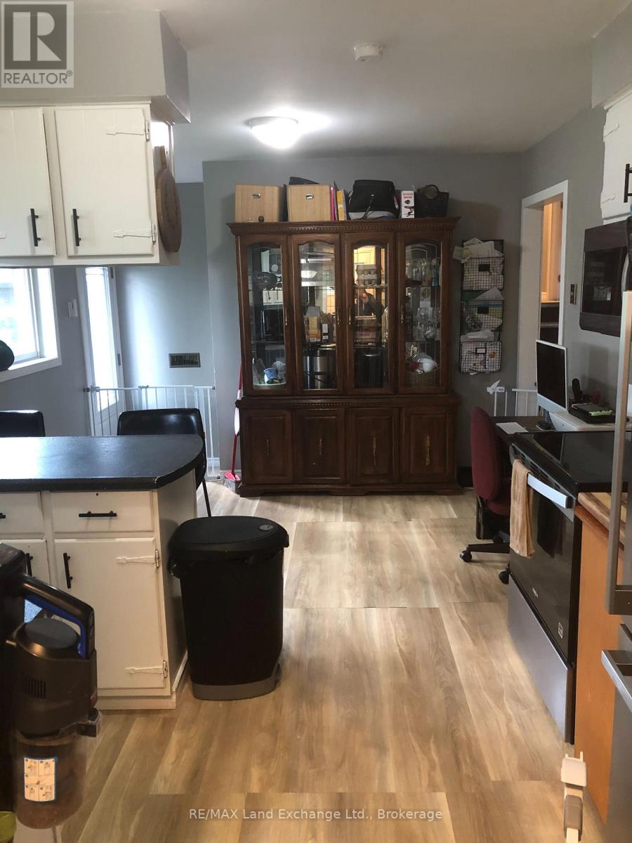 24 Stanley Street, Kincardine, Ontario N0G 2T0 - Photo 5 - X13802438