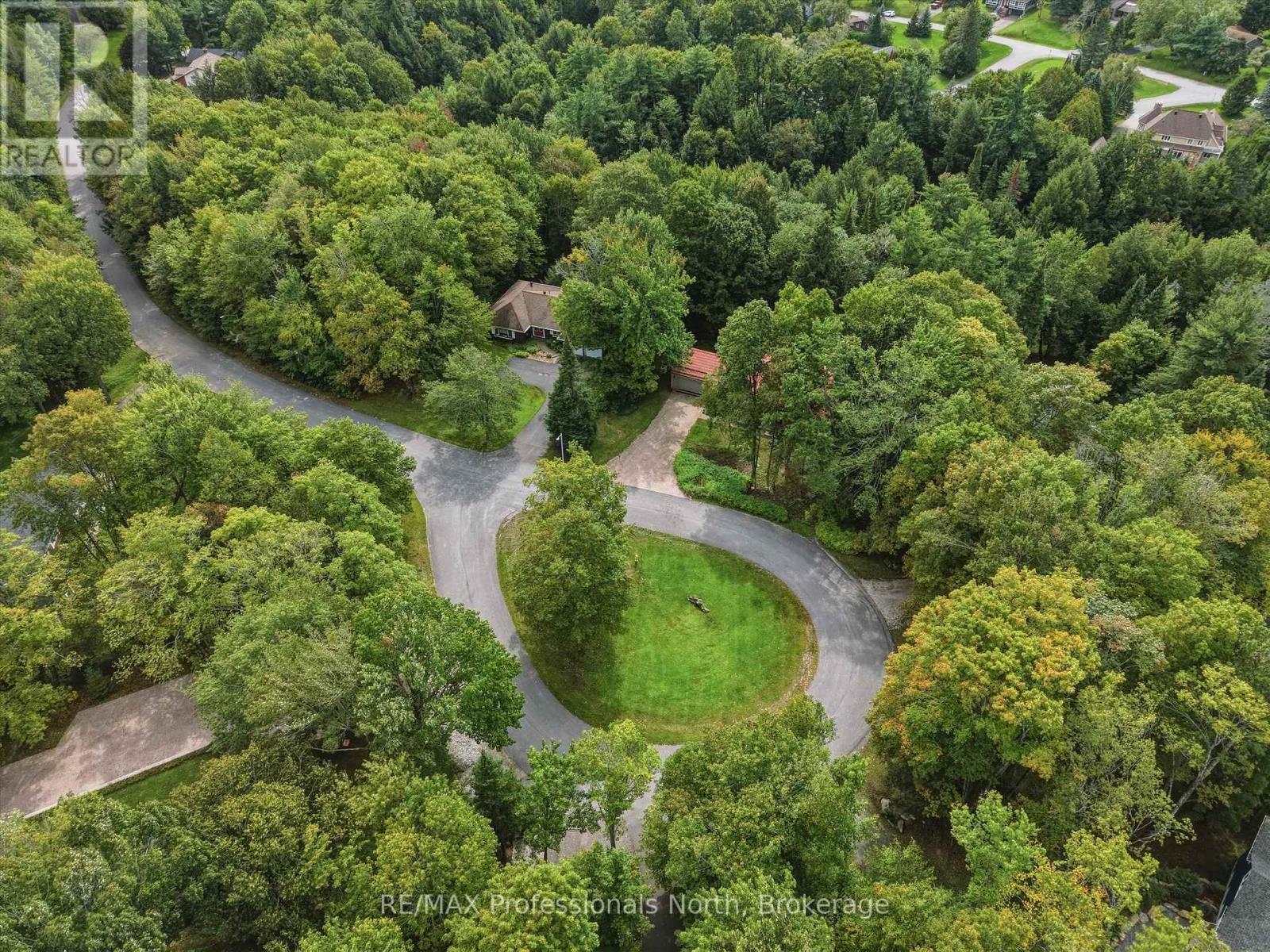 52 Golf Course Road, Bracebridge, Ontario  P1L 1M7 - Photo 2 - X13802628