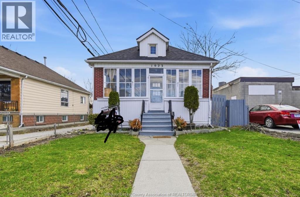 1023 Hall Avenue, Windsor, Ontario  N9A 2M6 - Photo 2 - 26023004