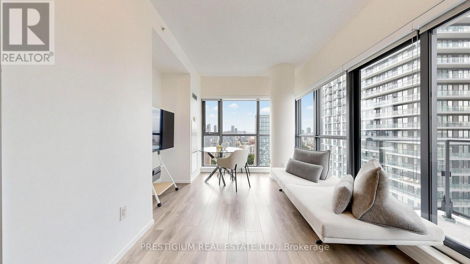 3706 - 159 Dundas Street E, Toronto, Ontario  M5B 0A9 - Photo 2 - C13802380